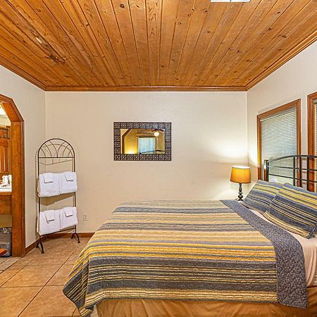 River Rock Inn Mariposa Extérieur photo
